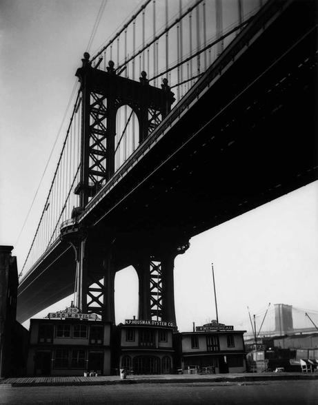 Berenice Abbott: Floating Oyster Houses, South Street and Pike Slip