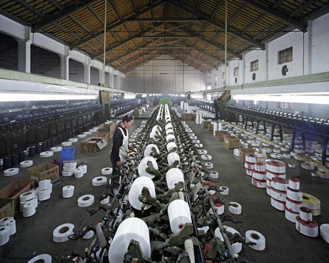 Edward Burtynsky: Manufacturing #8, Textile Mill, Xiaoxing, Zhejiang Province, China