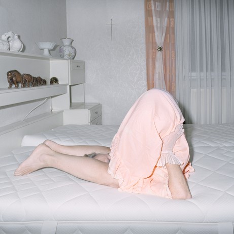 Nina Röder: Mum in Bed