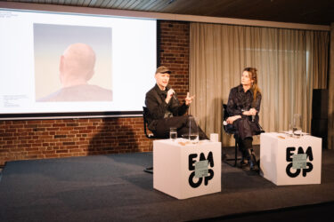 EMOP Opening Days, Berlin 2025. Artist Talk „Glitch-Bewusstsein – Denken und Erinnern im Zeitalter von KI“. Simon Lehner im Gespräch mit Annekathrin Kohout, Festivalzentrum EMOP Berlin c/o Akademie der Künste, 28.2.2025