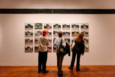 Opening EMOP Berlin 2025. Zentrale Festivalausstellung „was zwischen uns steht. Fotografie als Medium der Chronik“, Festivalzentrum EMOP Berlin c/o Akademie der Künste, 27.2.2025