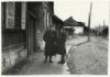 Fotograf unbekannt: Pnina Schinzon und Abraham Tory im Ghetto, Dezember 1943, Silbergelatinepapier © Yad Vashem Archives
