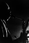 Axel Benzmann: Johnny Hodges, Berliner Philharmonie, Berliner Jazztage, 1969, aus der Serie Berliner Jazztage, Schwarz-Weiß Fotografie, Barytpapier © Axel Benzmann, Axel Benzmann Archiv 