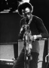 Axel Benzmann: Miles Davis, Berliner Philharmonie, Berliner Jazztage, 1969, aus der Serie Berliner Jazztage, Schwarz-Weiß Fotografie, Barytpapier © Axel Benzmann, Axel Benzmann Archiv 